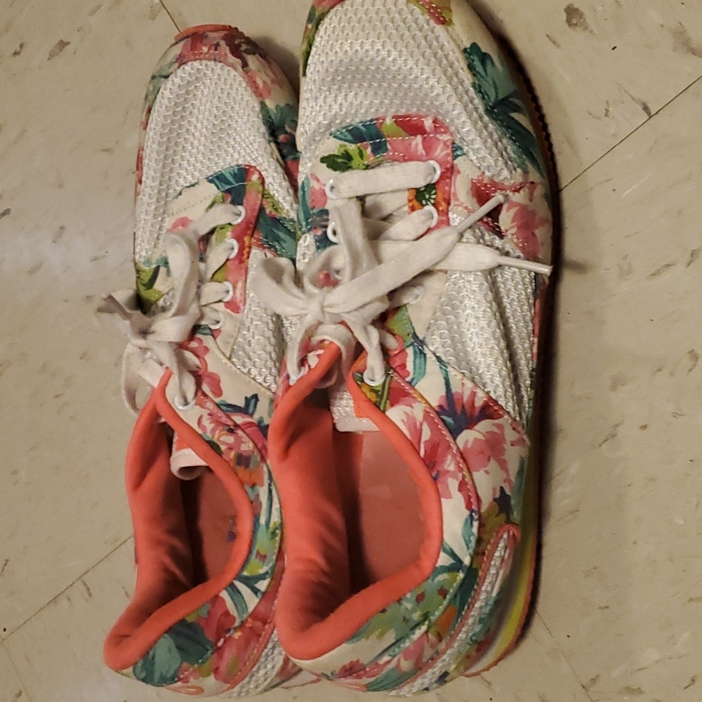 Womens running shoes